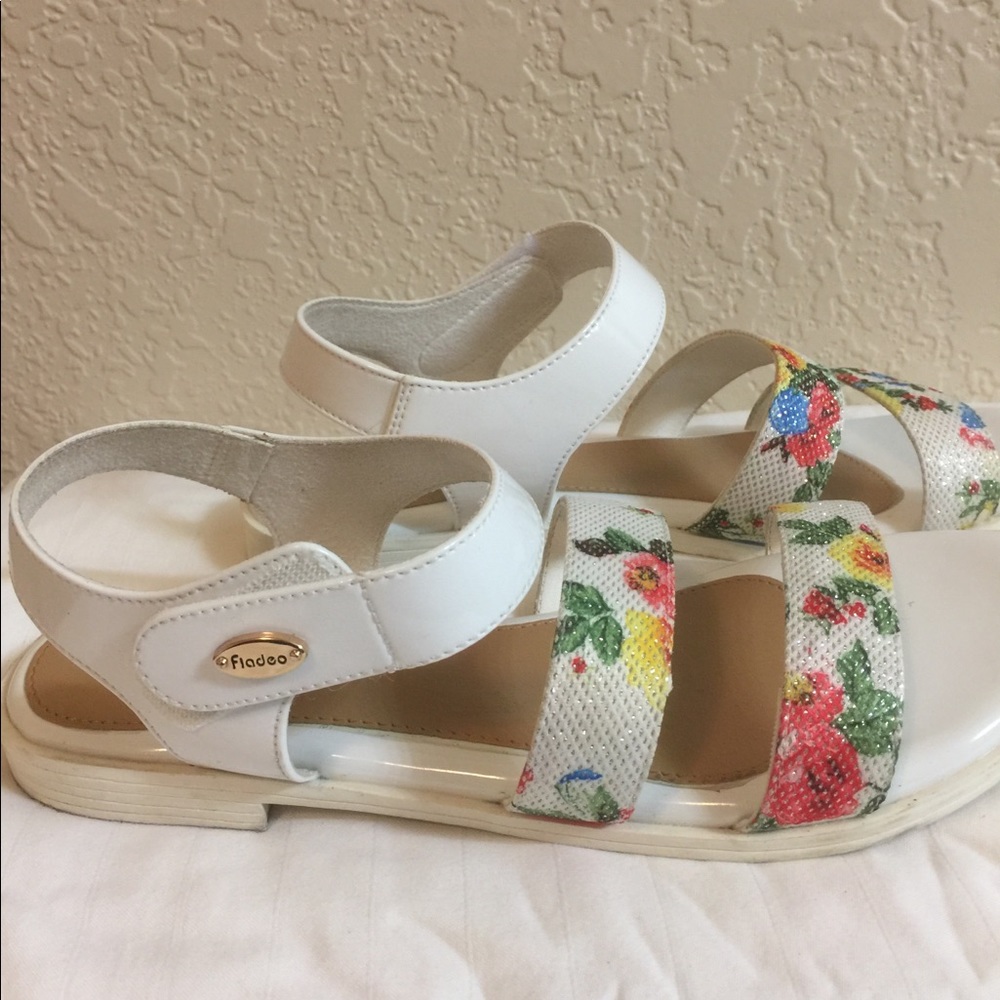 Fladeo White Cute Sandals. Size 37. - Picture 4 of 6